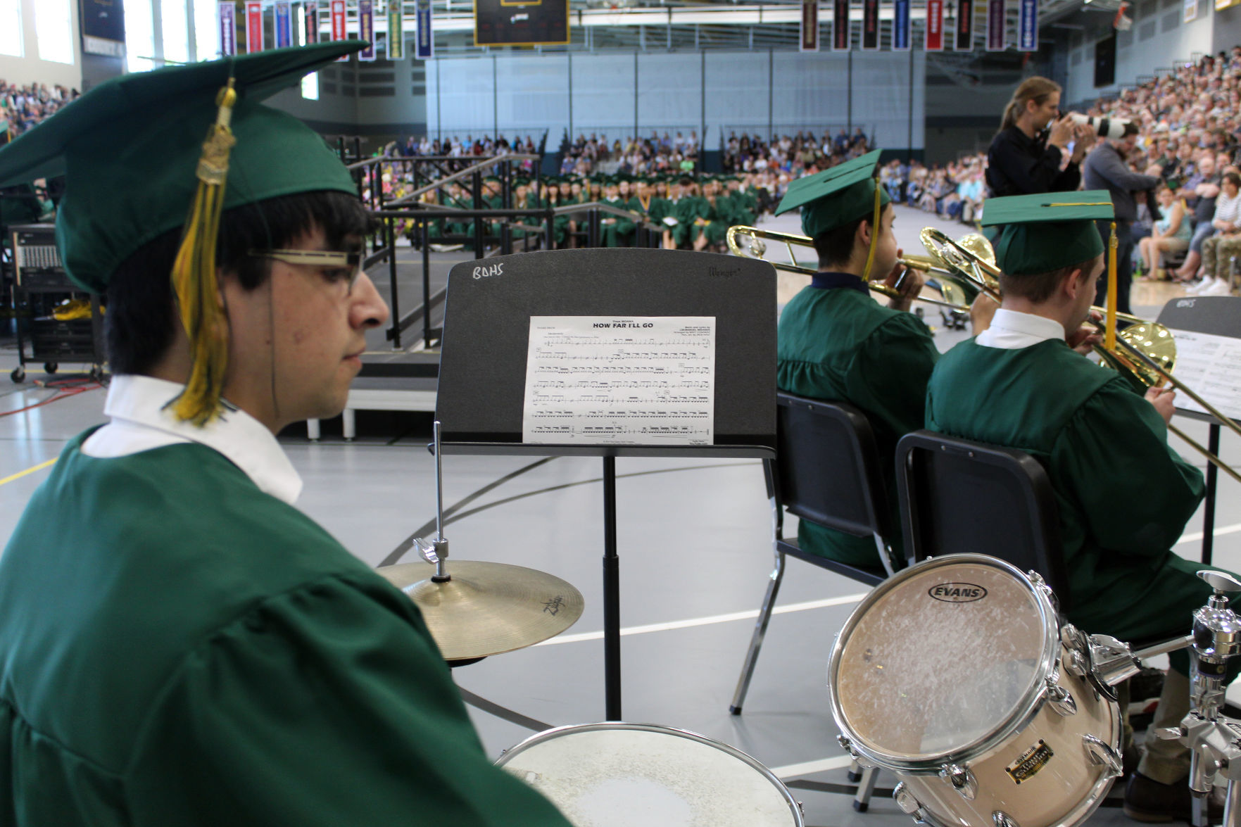 060219-ctzn-news-bd-grad029.jpg